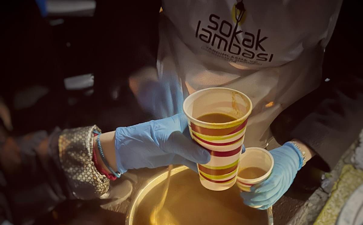 Sıcak Yemek Dağıtımı